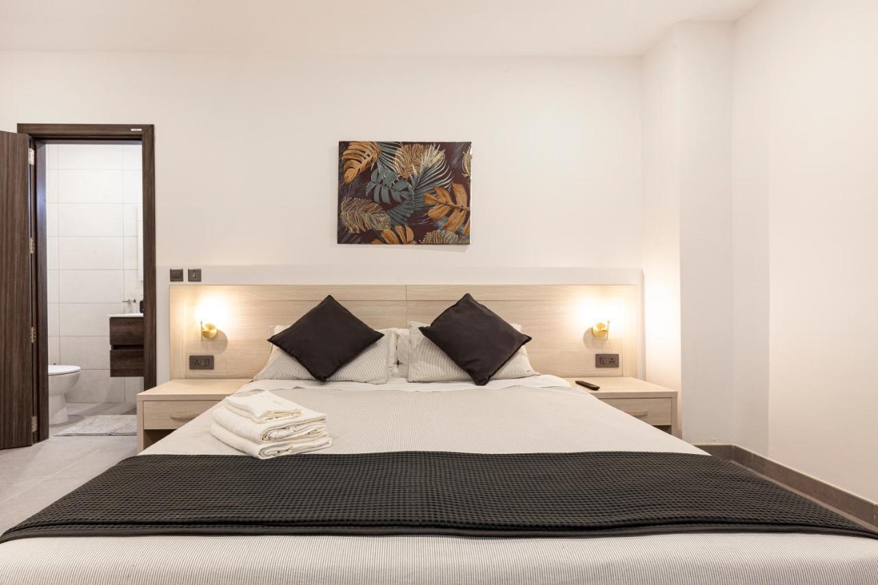 Charming,Comfortable And Centrally Located Group Accomodation Gzira Exterior photo